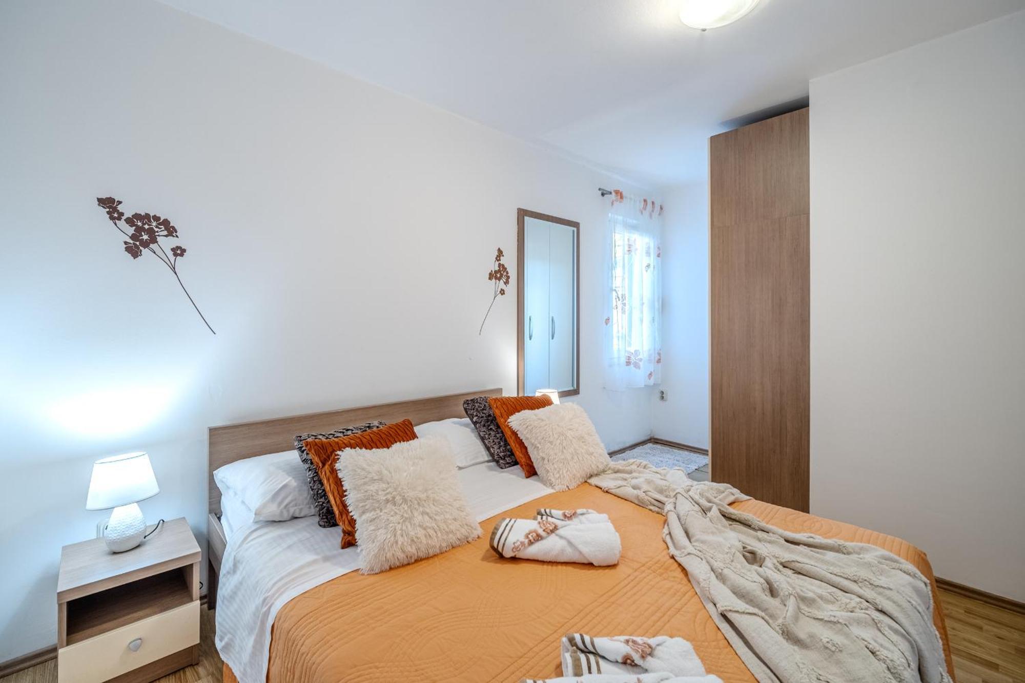 Apartment Milna - With Swimming Pool & Amazing Seaviews, Above Bijaka Beach Εξωτερικό φωτογραφία