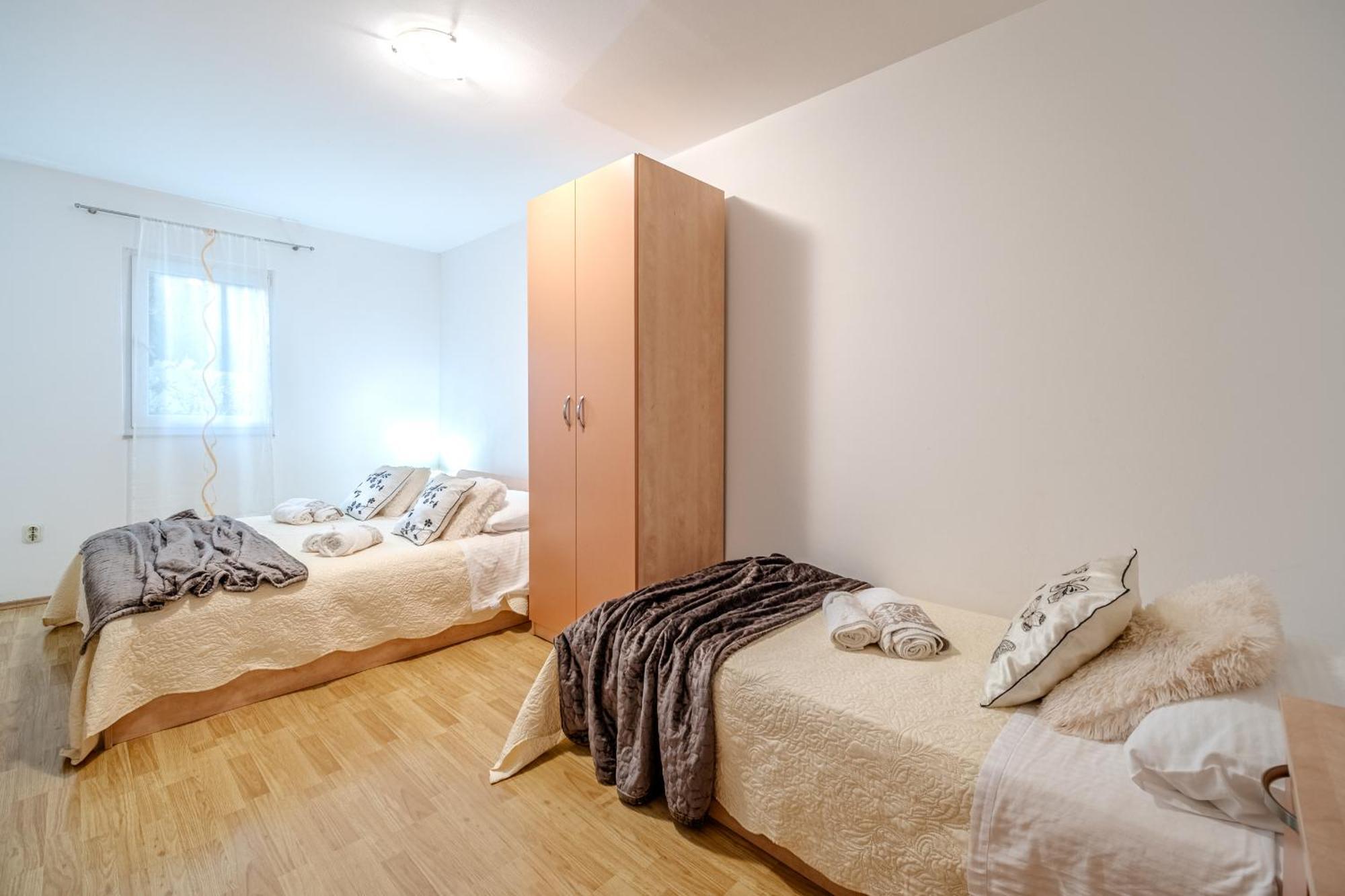 Apartment Milna - With Swimming Pool & Amazing Seaviews, Above Bijaka Beach Εξωτερικό φωτογραφία