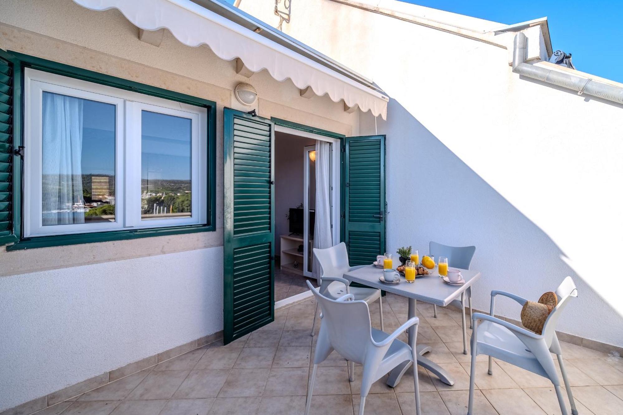 Apartment Milna - With Swimming Pool & Amazing Seaviews, Above Bijaka Beach Εξωτερικό φωτογραφία
