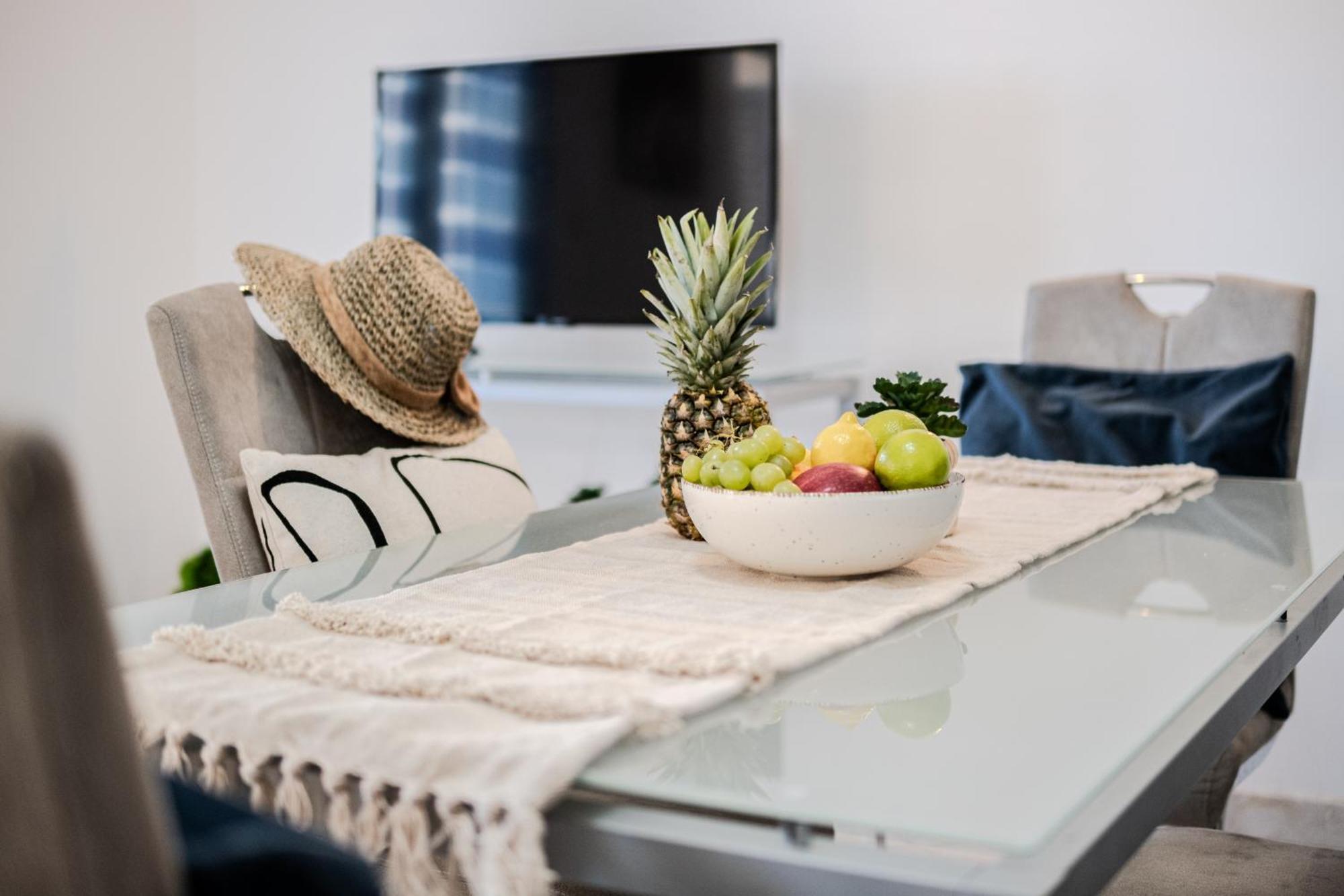 Apartment Milna - With Swimming Pool & Amazing Seaviews, Above Bijaka Beach Εξωτερικό φωτογραφία