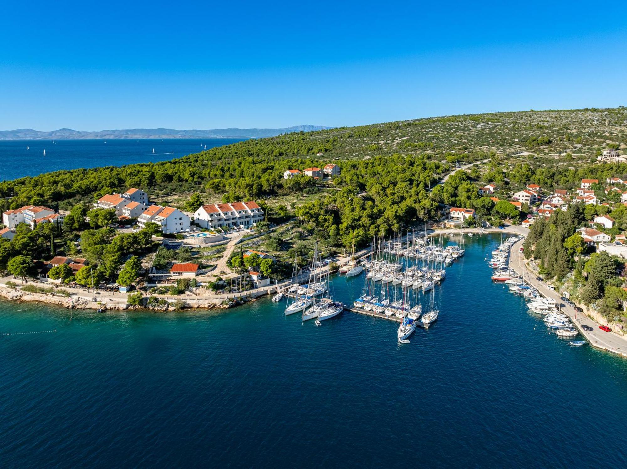 Apartment Milna - With Swimming Pool & Amazing Seaviews, Above Bijaka Beach Εξωτερικό φωτογραφία