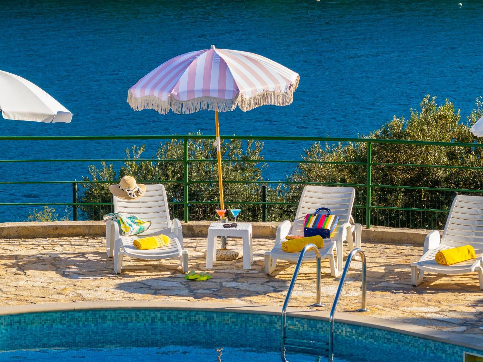 Apartment Milna - With Swimming Pool & Amazing Seaviews, Above Bijaka Beach Εξωτερικό φωτογραφία