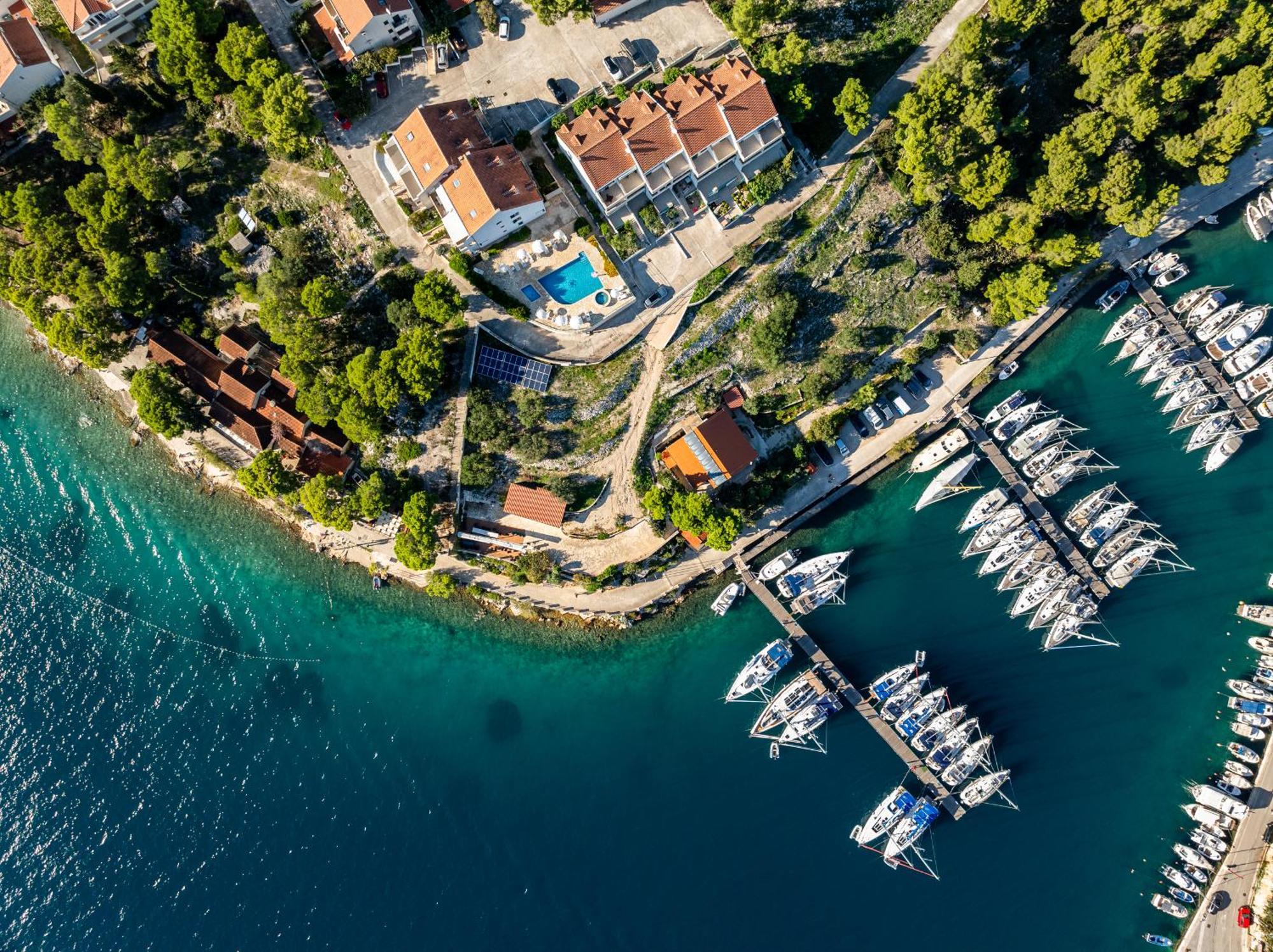 Apartment Milna - With Swimming Pool & Amazing Seaviews, Above Bijaka Beach Εξωτερικό φωτογραφία